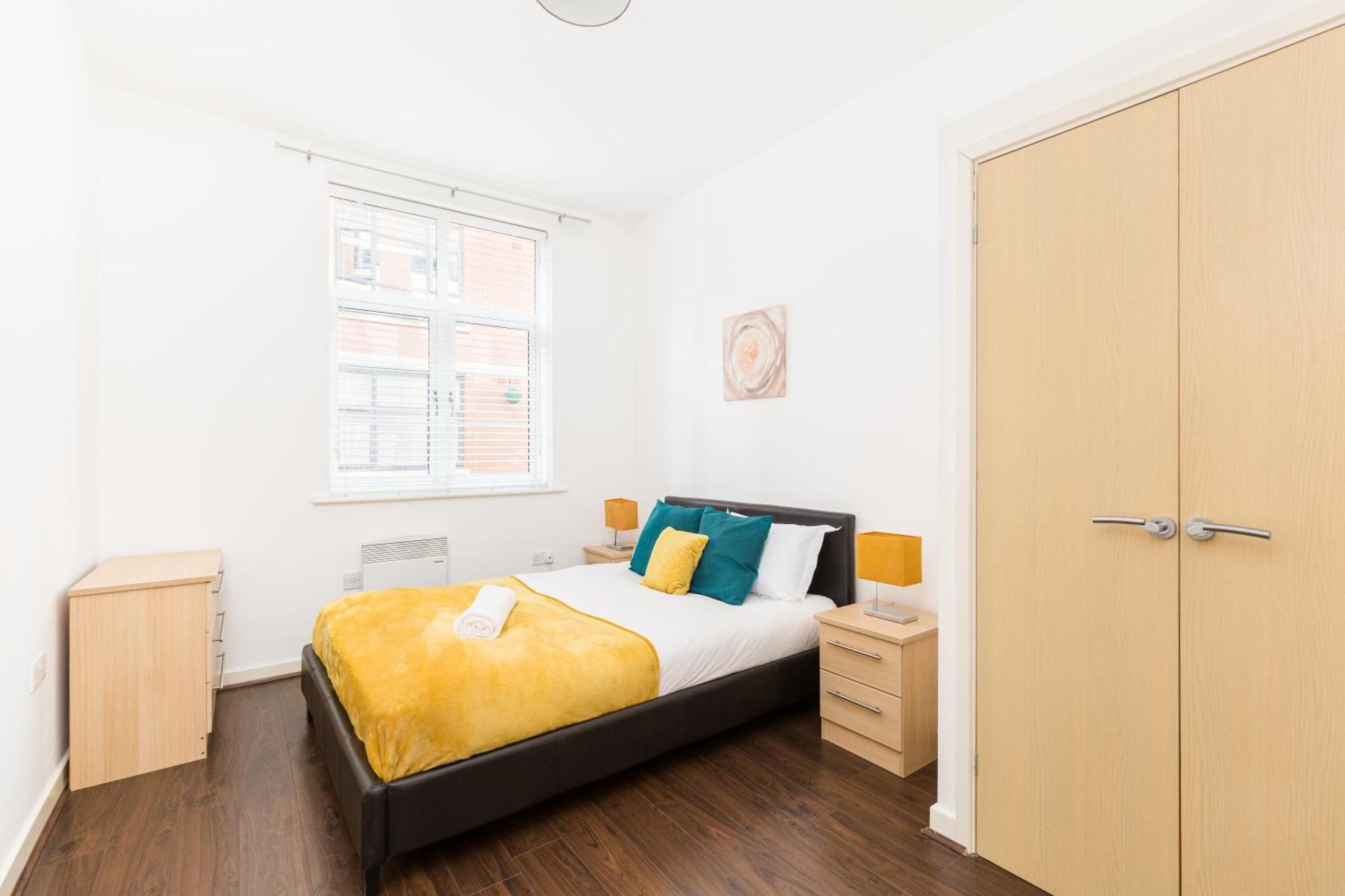 24-7 Secured City Centre Apartments With Free Underground Parking And Wifi バーミンガム エクステリア 写真