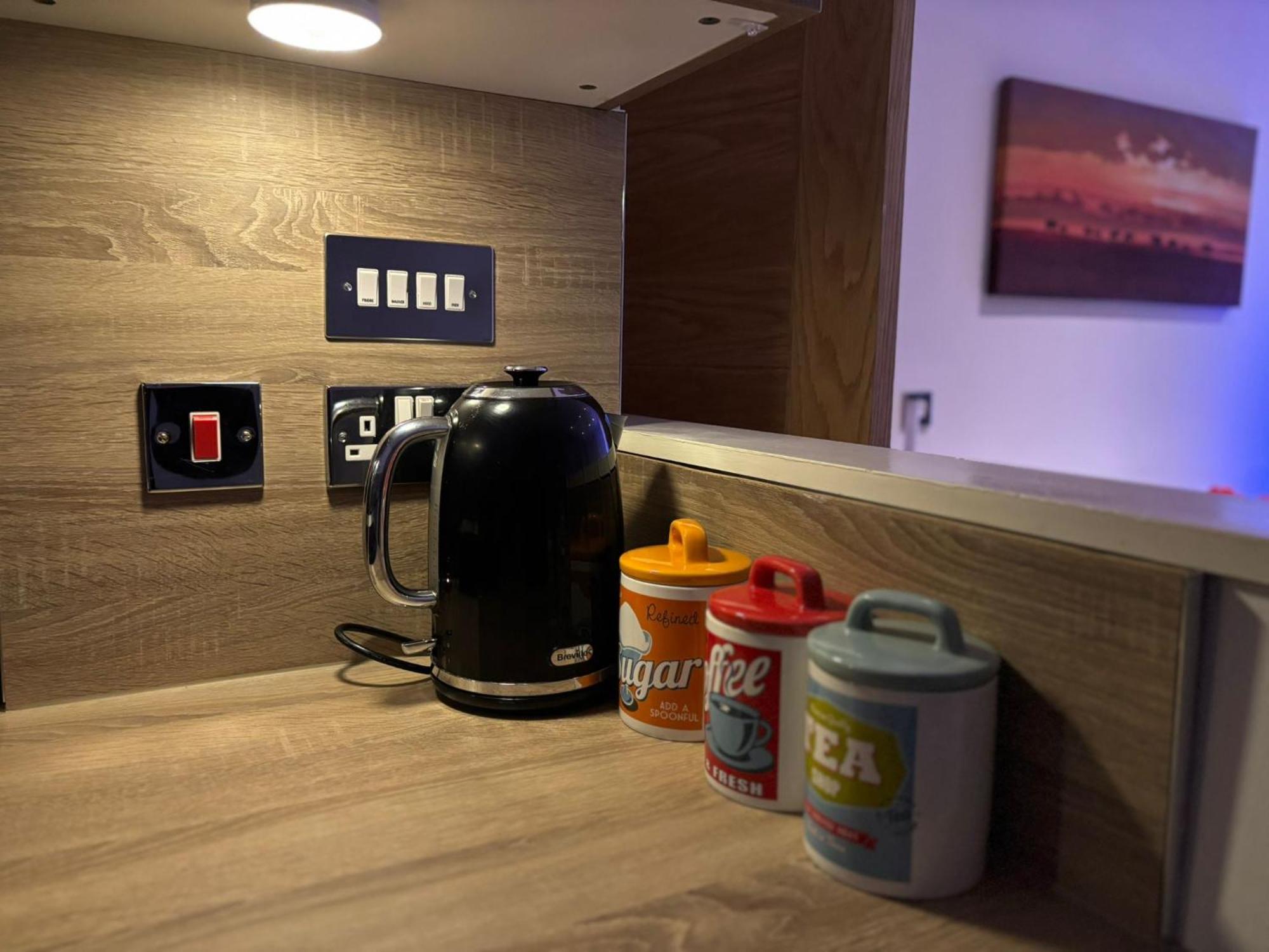 24-7 Secured City Centre Apartments With Free Underground Parking And Wifi バーミンガム エクステリア 写真