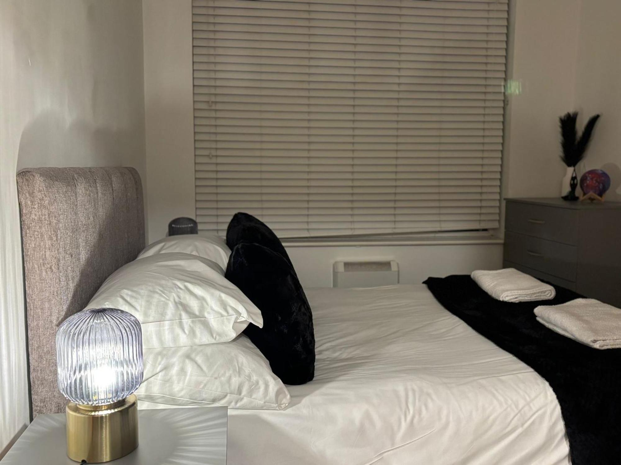24-7 Secured City Centre Apartments With Free Underground Parking And Wifi バーミンガム エクステリア 写真