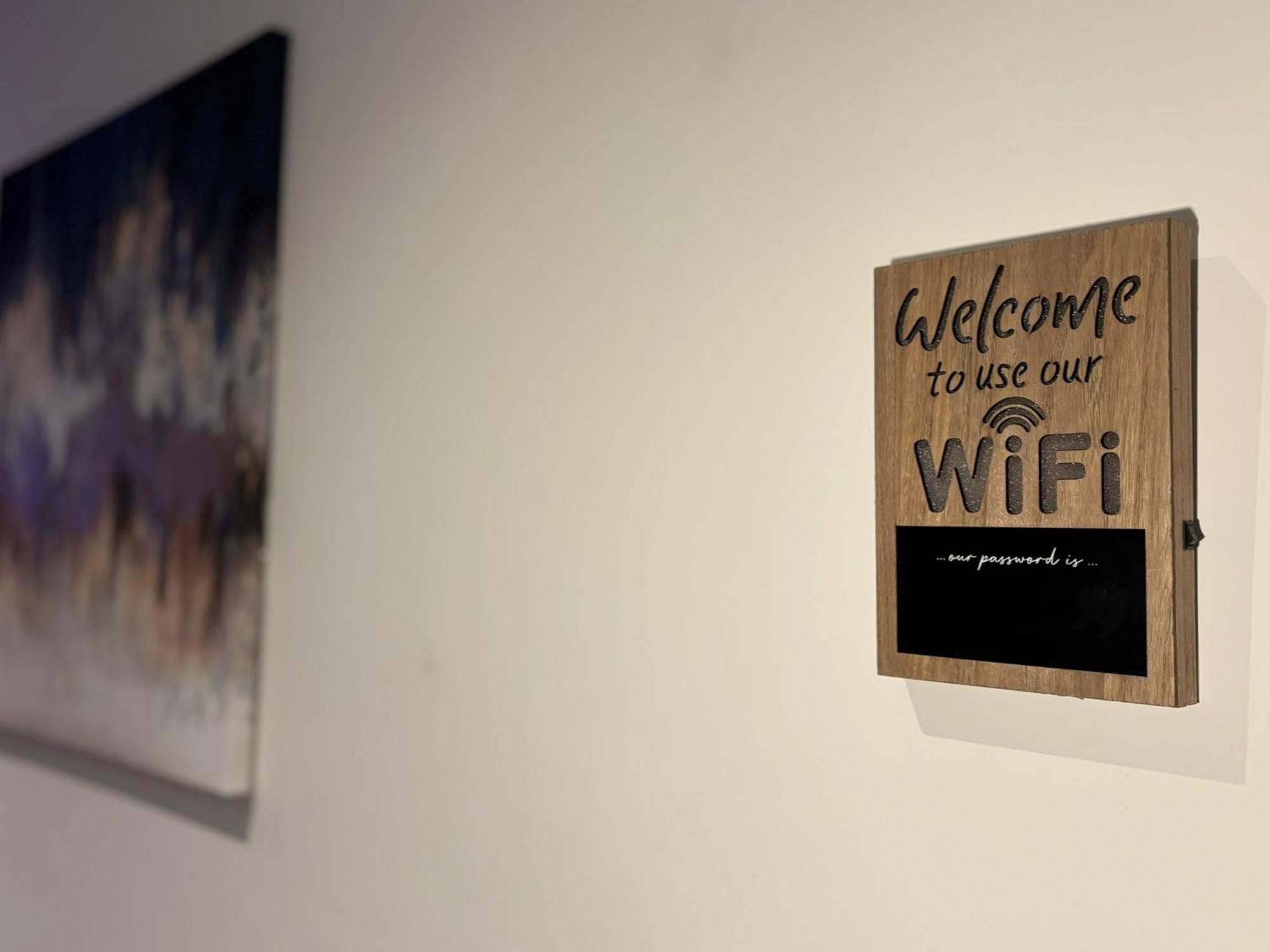24-7 Secured City Centre Apartments With Free Underground Parking And Wifi バーミンガム エクステリア 写真