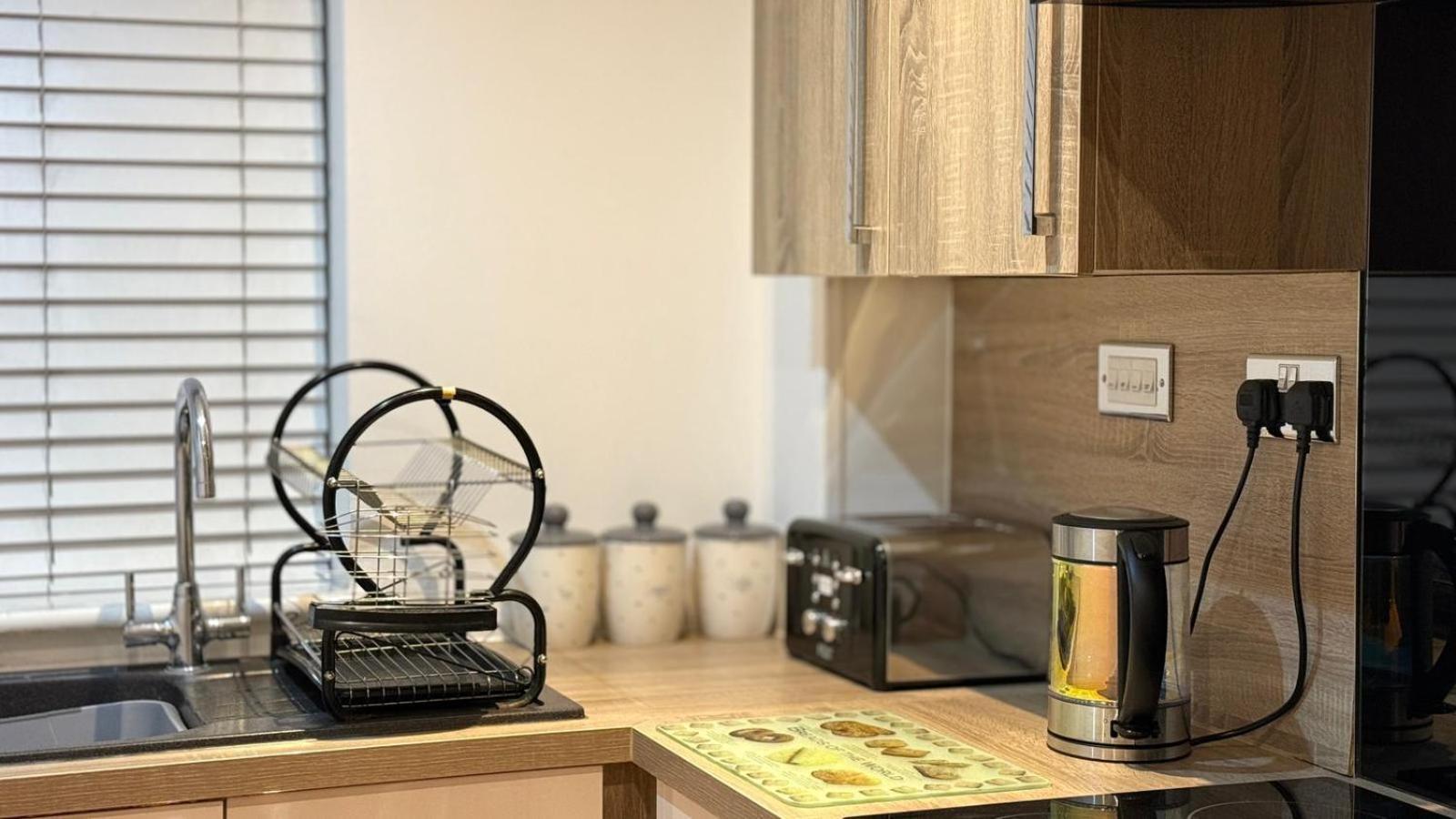 24-7 Secured City Centre Apartments With Free Underground Parking And Wifi バーミンガム エクステリア 写真